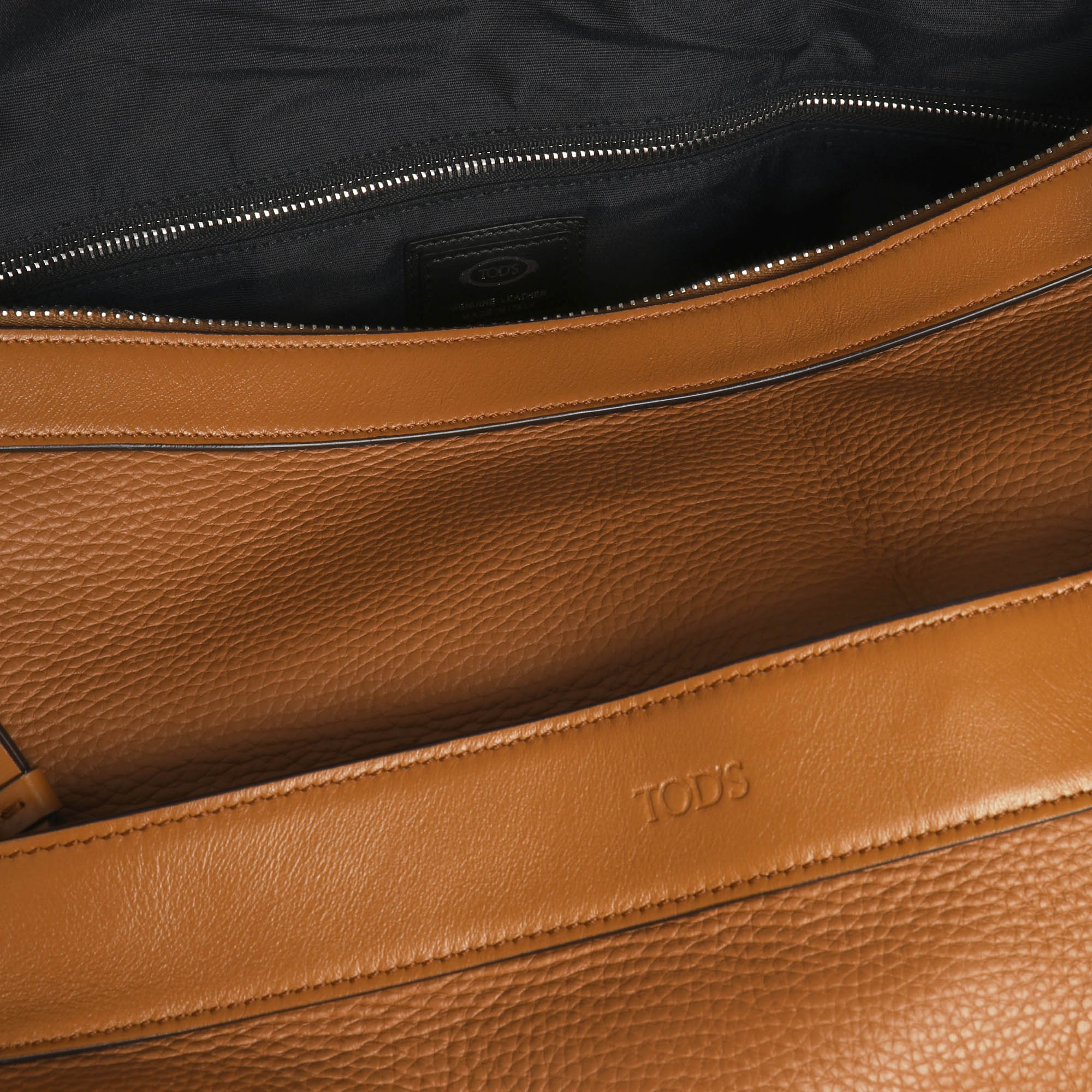 Grained Leather Holdall Bag - Image 5